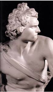Искусствоведческий сравнительный анализ двух скульптур: Давила Микеланджело и Давида Бернини